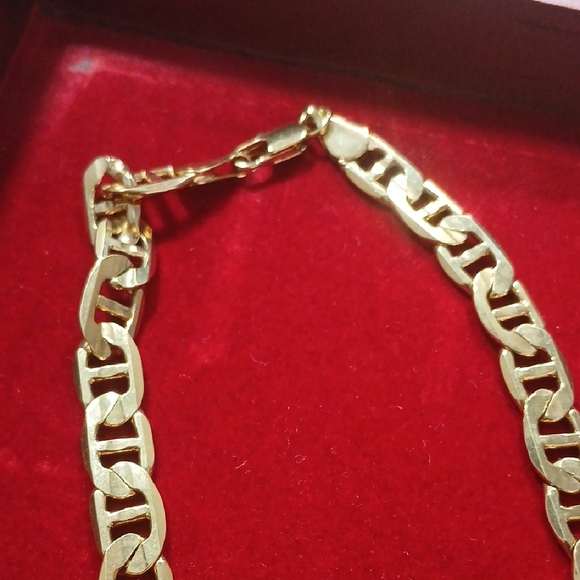 Elegant Gold Chain Necklace - Picture 4 of 5